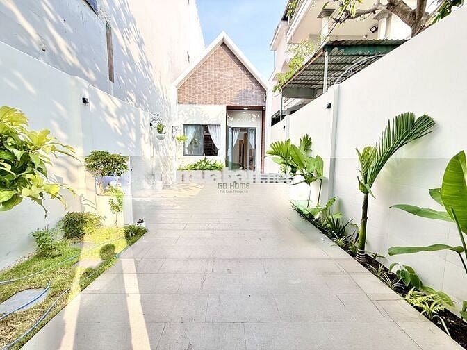 CHO THUÊ NHÀ ĐẸP 2PN FULL NỘI THẤT CÓ SÂN RỘNG KHU PHƯỚC LONG GIÁ 20TR