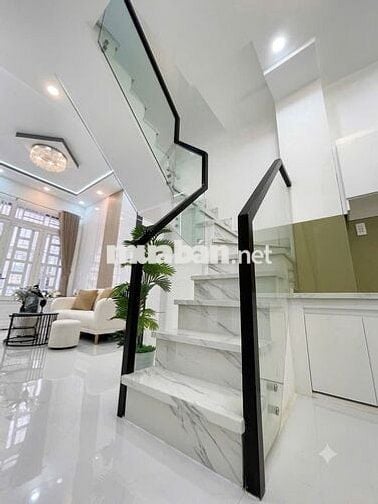 Nhà Đẹp Sát Q7, Tiện Ích Đầy Đủ, Khu Dân Cư An Ninh Hiện Hữu