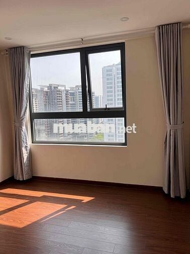 cho thuê căn hộ cc Goldora plaza