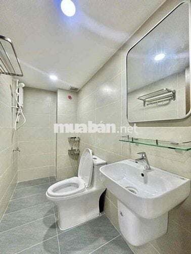 Duplex view thoáng ở được 4-5ng ngay ngã tư hàng xanh !!