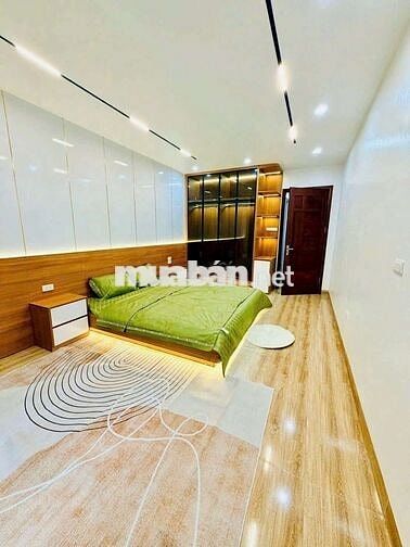 Bán nhà Thang Máy đẹp ô tô đỗ bãi ô tô sát nhà hơn 8 tỷ