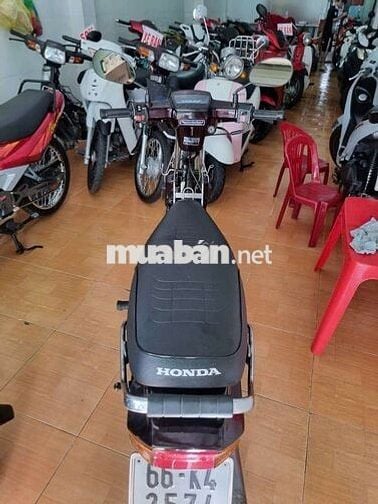 Honda Boss màu Nâu đỏ
