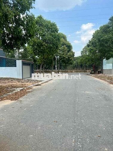 Đất bán nhanh 67,5m2 thổ cư , sổ sạch , giá công khai 1tỷ750 còn Lộc.