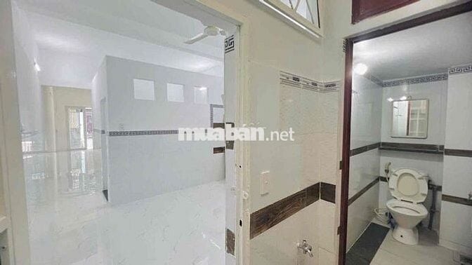 Nhà SHR 3 phòng ngủ hẻm xe hơi ngay bệnh viện Nhà Bè