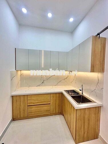 NHÀ MỚI, ĐẸP FULL NỘI THẤT SÁT VÁCH SÂN BAY - 37M2 KHÔNG QH, LG
