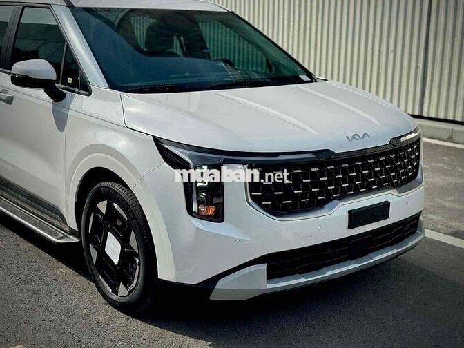Kia Carnival 2025 Trắng Giảm 104tr