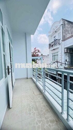 Nhà SHR 3 phòng ngủ hẻm xe hơi ngay bệnh viện Nhà Bè