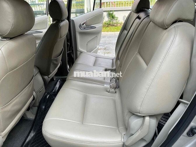 Toyota Innova 2.0G 2015 Vàng nâu