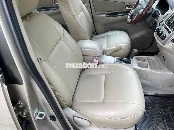 Toyota Innova 2.0G 2015 Vàng nâu