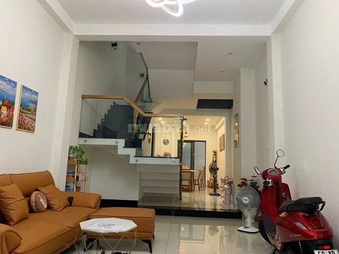 BÁN NHÀ GẦN TRƯỜNG ĐH KINH TẾ - TÀI CHÍNH,Đ NGUYỄN VĂN LẠC, BÌNH THẠNH