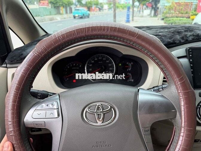Toyota Innova 2.0G 2015 Vàng nâu