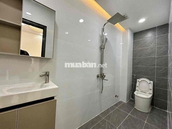 NHÀ QUẬN 7 CÓ 4 PHÒNG NGỦ ( CÓ PHÒNG NGỦ TẦNG TRỆT).