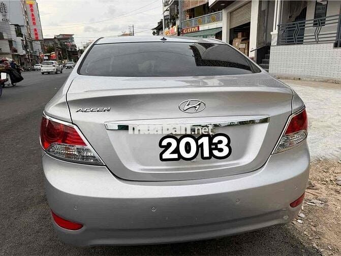 Hyundai Accent 2013 Số sàn Bạc 9000km/năm