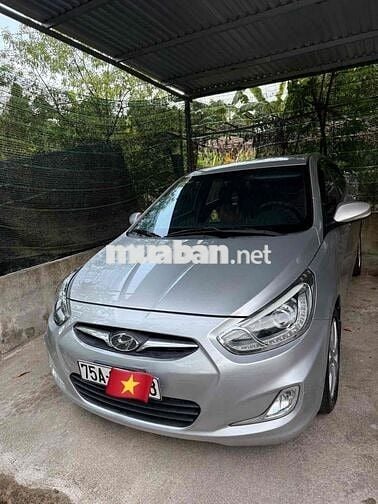 Hyundai Accent 2013 Số sàn Bạc 9000km/năm