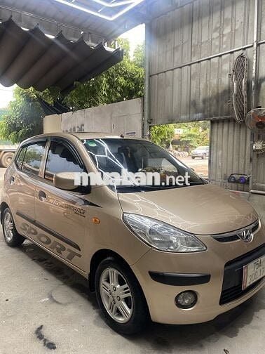 Hyundai i10 Vàng cát Số tự động