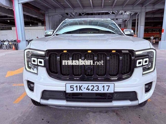Everest Titanium 4x4 2024 Xuất VAT cao