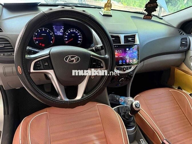 Hyundai Accent 2013 Số sàn Bạc 9000km/năm