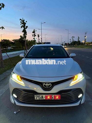 Toyota Camry 2019 2.0G 70406 km Trắng