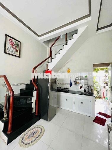 Nhà lầu 2 phòng hẻm Trần Vĩnh Kiết
