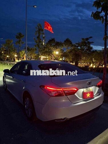 Toyota Camry 2019 2.0G 70406 km Trắng