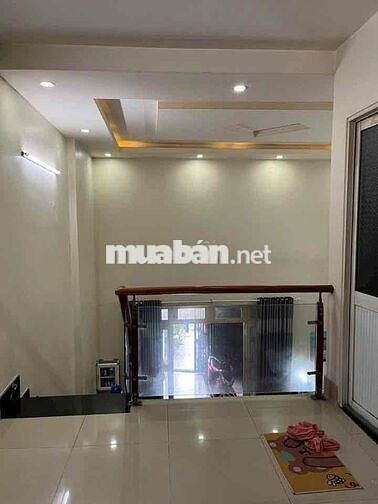 Cần bán gấp nhà 1 trệt 1 lững , sổ riêng thổ cư , ngay chợ Bửu Hoà