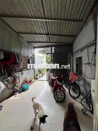Cần bán gấp nhà 1 trệt 1 lững , sổ riêng thổ cư , ngay chợ Bửu Hoà