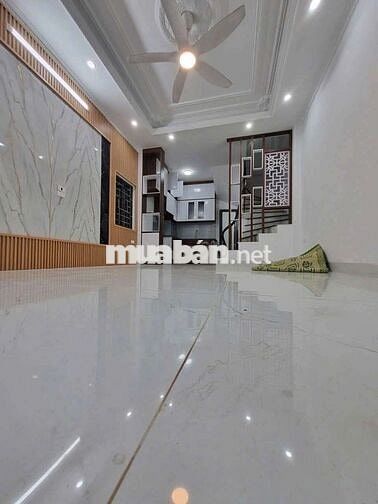 Cho thuê mặt Phố Trương Định ,Tân Mai có vỉa hè để xe Ô tô tránh đỗ