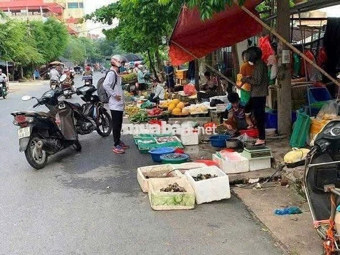 Bán đất kinh doanh ngay chợ, DT 266m2 giá ngợp 469 triệu