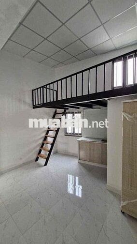 Cho Thuê Phòng Gác Giá Rẻ - Cửa Sổ Trời Ngay ĐH Văn Hiến, CV Đầm Sen