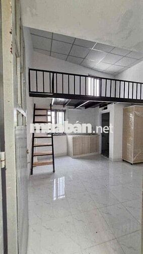 Cho Thuê Phòng Gác Giá Rẻ - Cửa Sổ Trời Ngay ĐH Văn Hiến, CV Đầm Sen