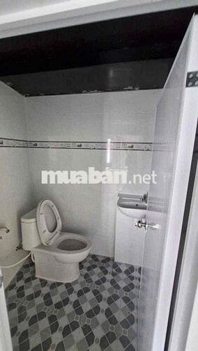 Cho Thuê Phòng Gác Giá Rẻ - Cửa Sổ Trời Ngay ĐH Văn Hiến, CV Đầm Sen