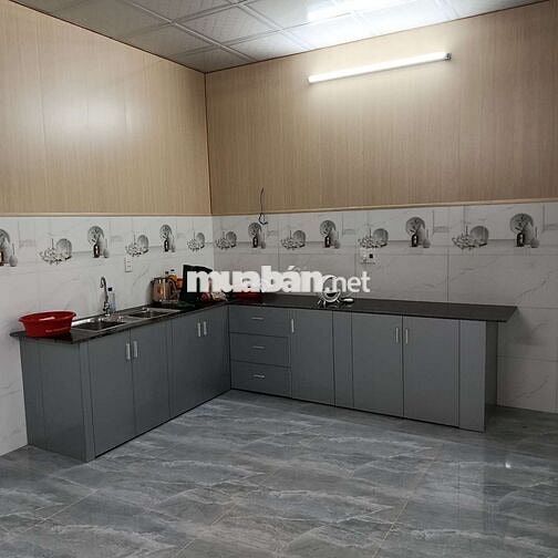 tôi cc cần tiền bán căn nhà cấp 4 mới xây chưa sủ dụng