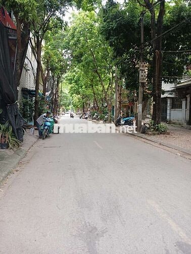 NHÀ GẦN PHỐ TÂY TRÀ 30M 5T DÂN XÂY