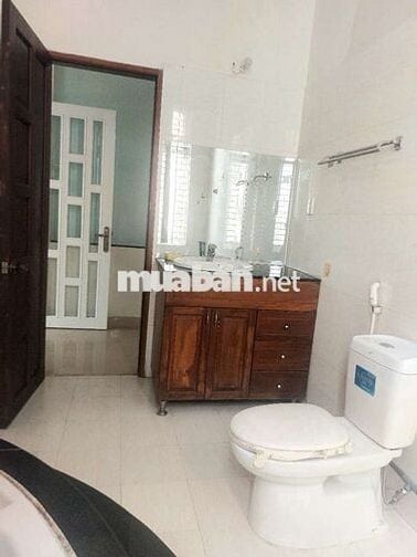 Cho thuê phòng mặt tiền đường Phạm Hữu Lầu