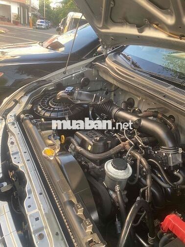 Toyota Innova 2009 Bạc 8 chỗ
