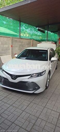 Toyota Camry 2.0G 2021 Trắng 34260 km