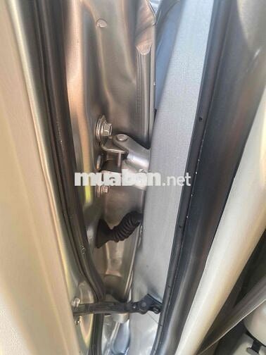 Toyota Innova 2009 Bạc 8 chỗ