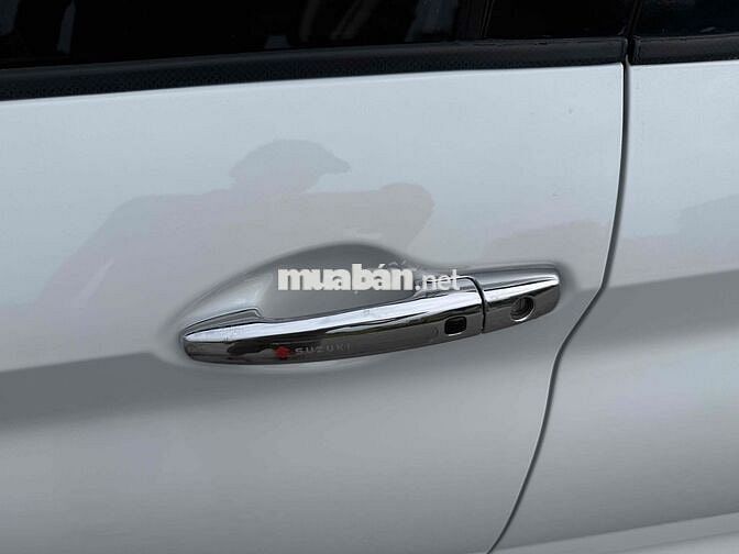 Suzuki Ertiga AT Sport 2021/2022 trắng hỗ trợ bank