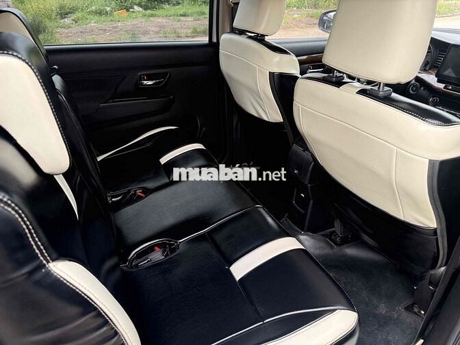Suzuki Ertiga AT Sport 2021/2022 trắng hỗ trợ bank