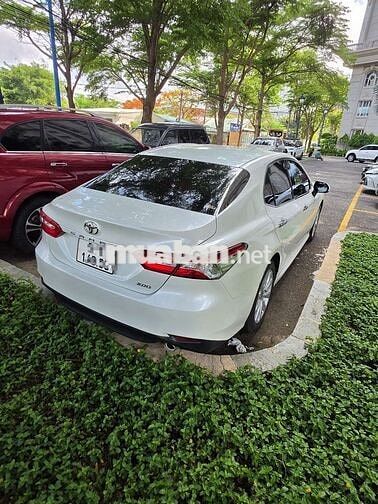 Toyota Camry 2.0G 2021 Trắng 34260 km