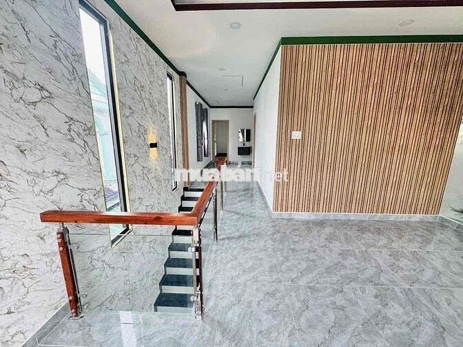 Bán Nhà Cạnh Mặt Tiền Ngay Ngã Ba Mỹ Hạnh Nam