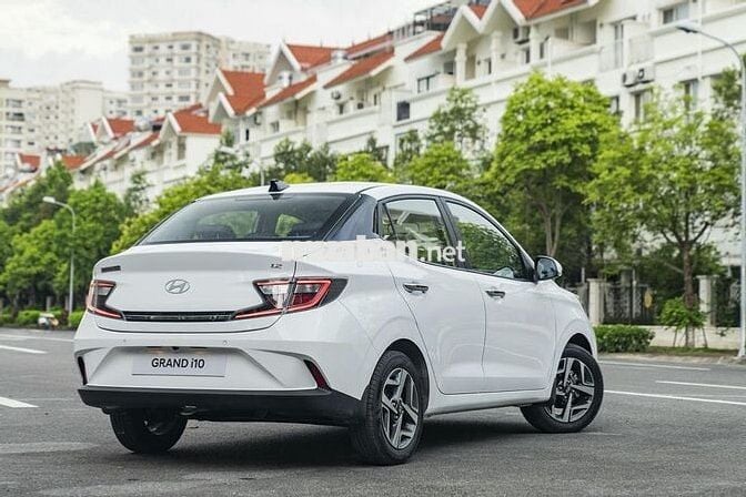 Hyundai i10 Mới | Nhỏ gọn tiện nghi
