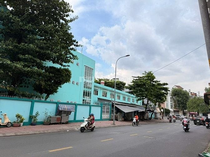 Chính chủ bán nhà mặt tiền đường Lê Bình, Quận Tân Bình