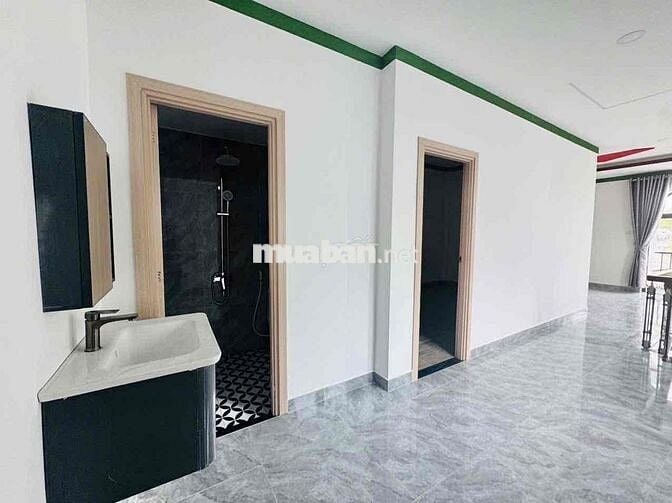 Bán Nhà Cạnh Mặt Tiền Ngay Ngã Ba Mỹ Hạnh Nam