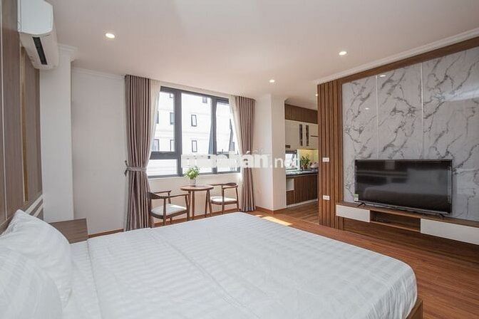 Cho thuê căn hộ dịch vụ 47 Linh Lang nội thất mới view siêu đẹp