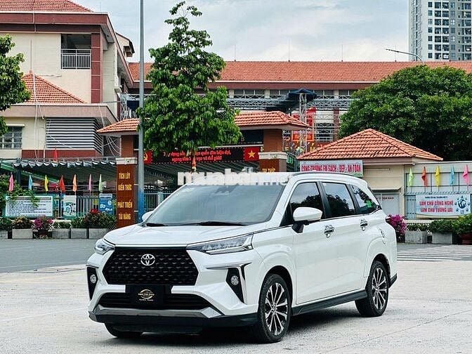 Toyota Veloz 1.5 Top 2022 Trắng 30.000 km