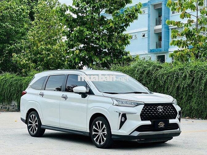 Toyota Veloz 1.5 Top 2022 Trắng 30.000 km