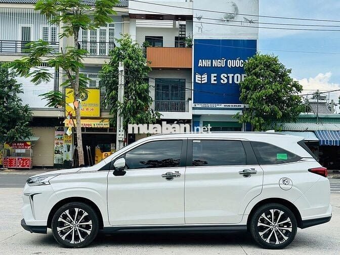 Toyota Veloz 1.5 Top 2022 Trắng 30.000 km