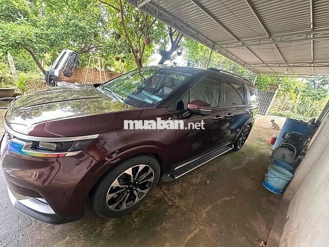Kia Carnival Premium Đỏ