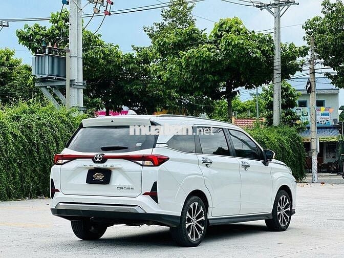 Toyota Veloz 1.5 Top 2022 Trắng 30.000 km